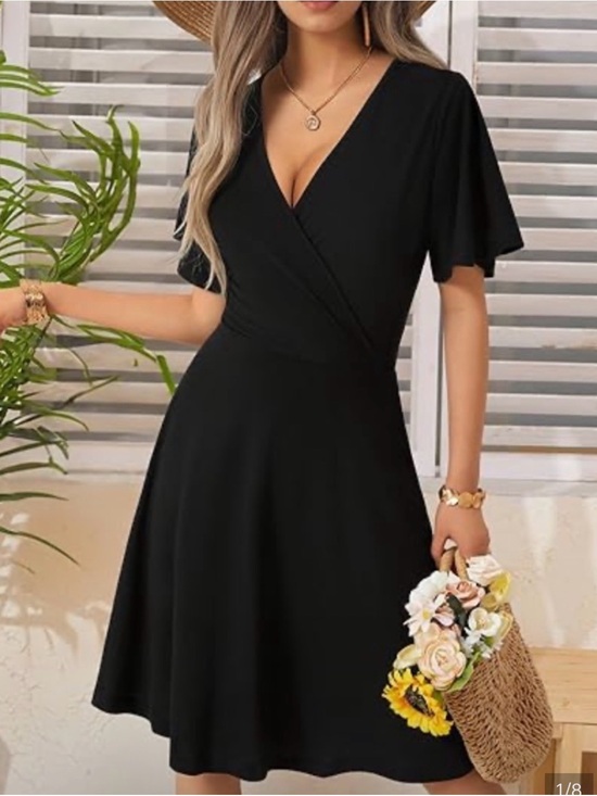 Dresses & Skirts - Women's Black V-Neck Wrap Dress